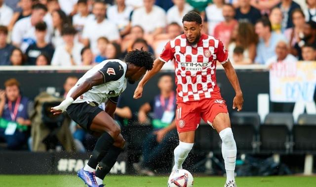 瓦伦西亚即将迎战尤文图斯,球迷期待此役 瓦伦西亚即将迎战尤文图斯,球迷期待此役