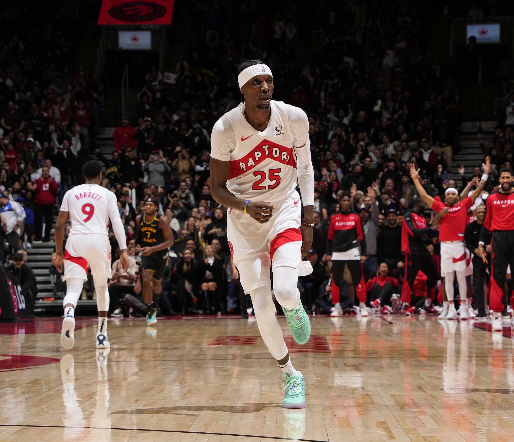 猛龙队前锋受伤,球队阵容再次受挫 猛龙队前锋受伤,球队阵容再次受挫