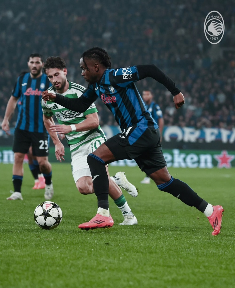 关于AC米兰继续保持不败，客场平阿特兰大的信息