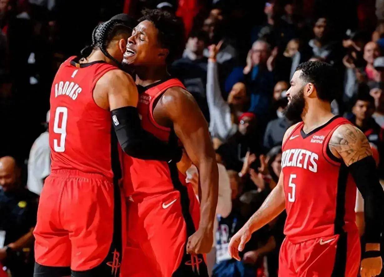 开拓者队主场氛围火爆，主场优势明显