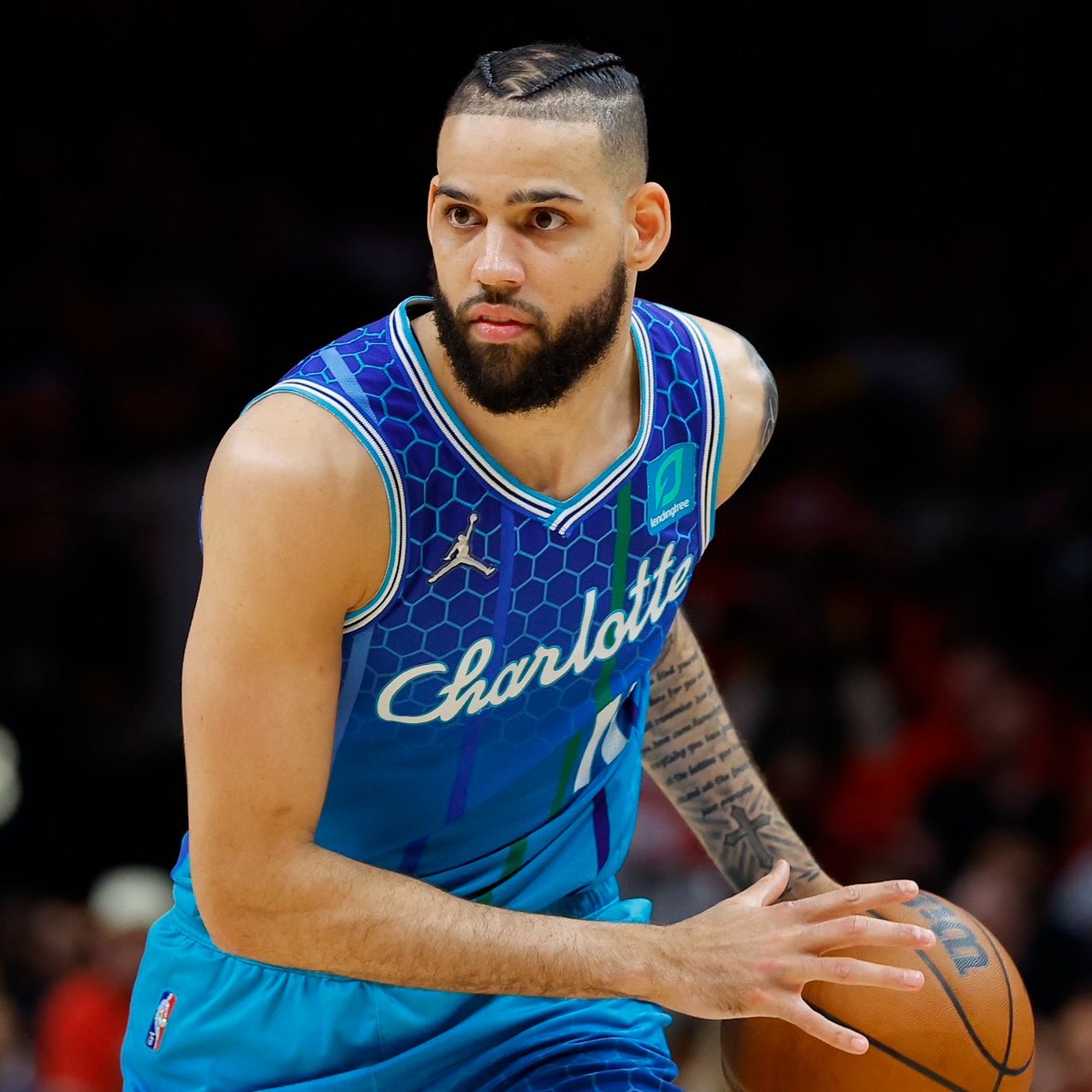 黄蜂队防守表现稳健持续打造意志坚定球队的简单介绍