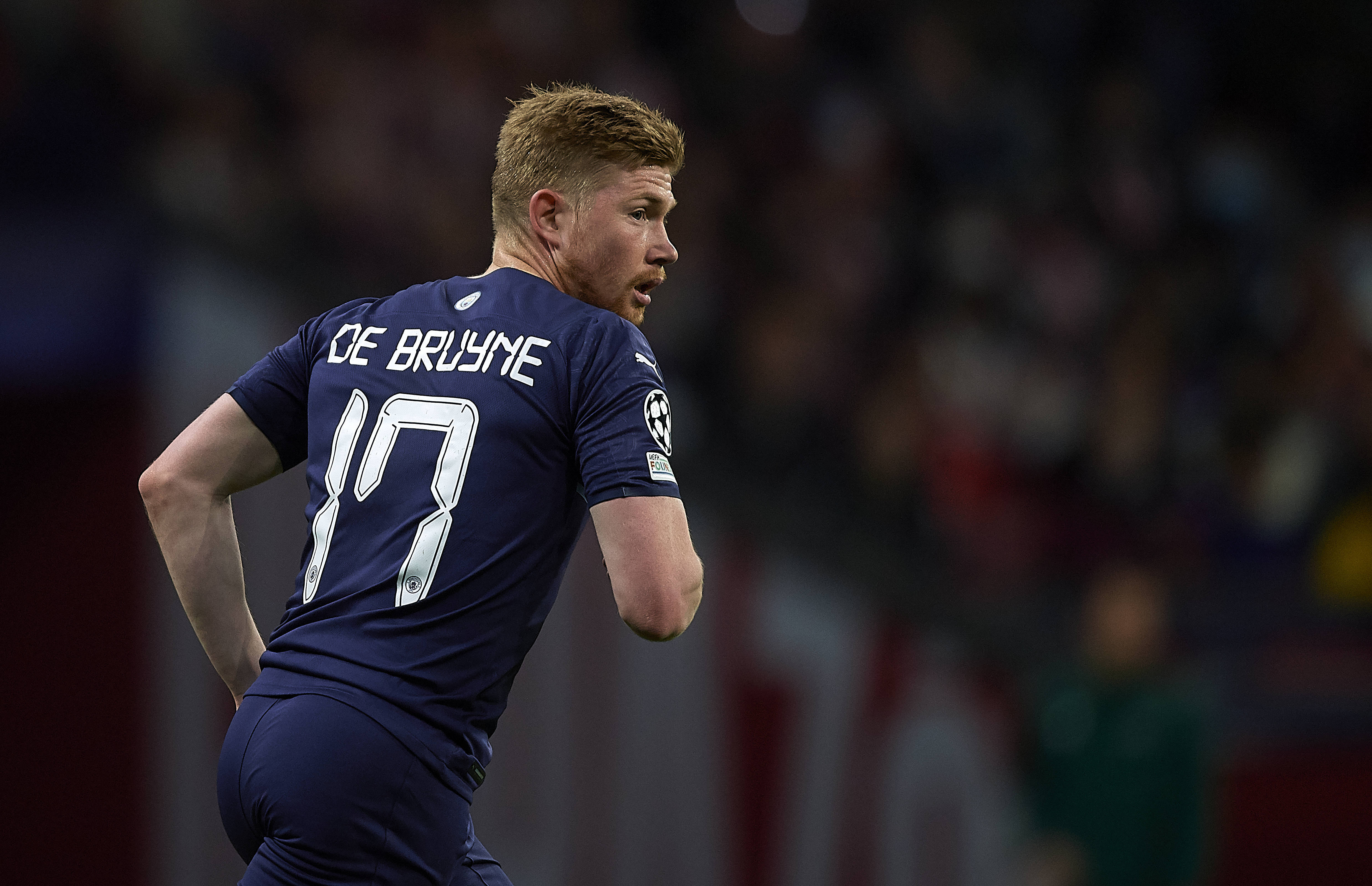 包含小组赛世界杯：巴萨夺冠德布劳内，比分揭晓的词条