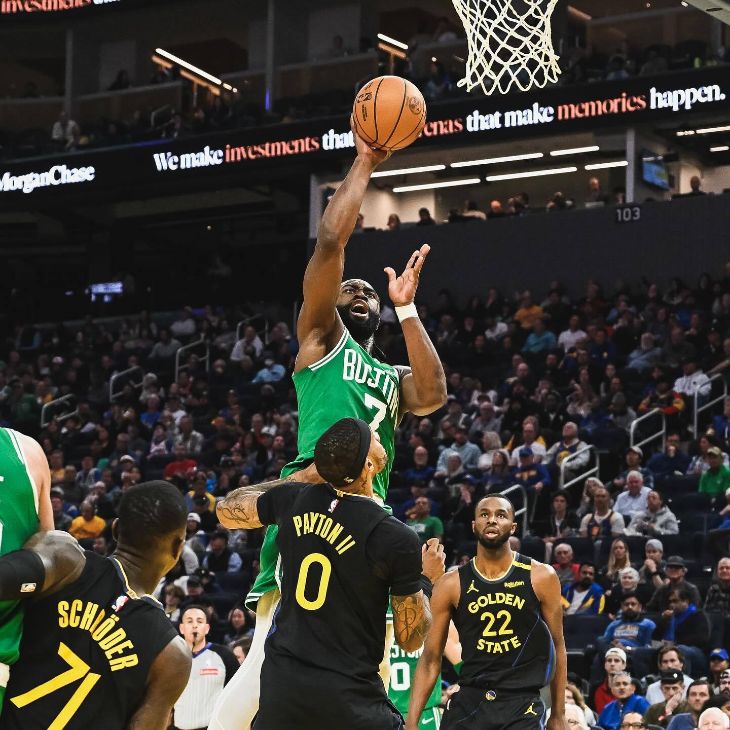 小组赛焦点：凯尔特人淘汰，争议判罚