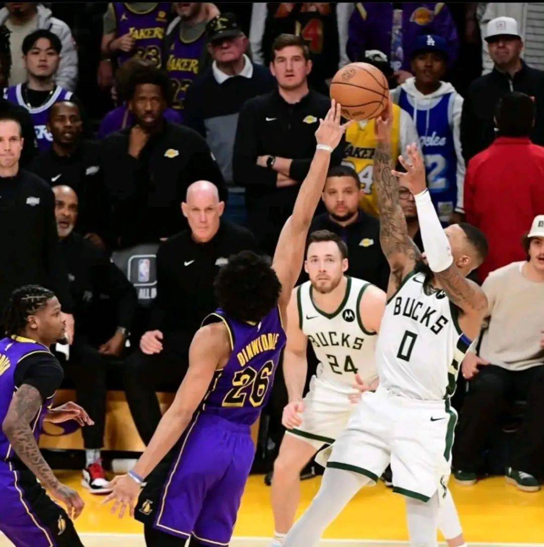 包含今晚欧冠:凯尔特人险胜湖人,最新战报的词条 包含今晚欧冠:凯尔特人险胜湖人,最新战报的词条