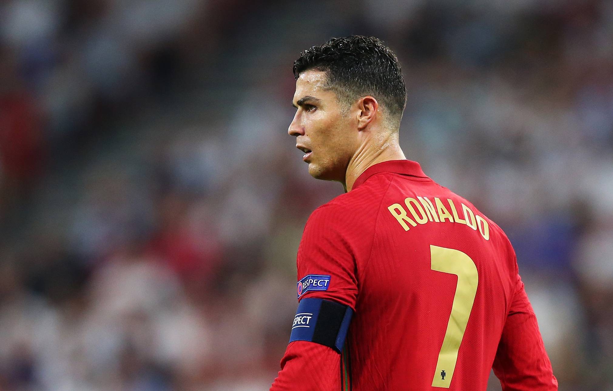 关于葡萄牙晋级16强，欧洲杯赛场再现C罗神迹的信息