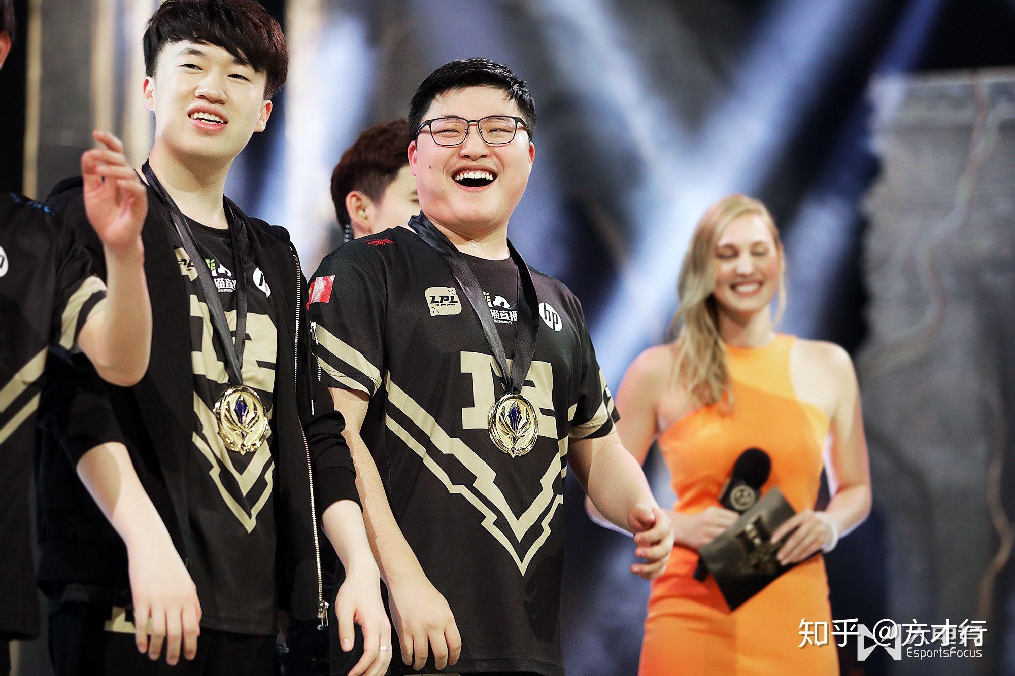 RNG力克G2，Zeus团战一打五小组赛3:2（首尔）