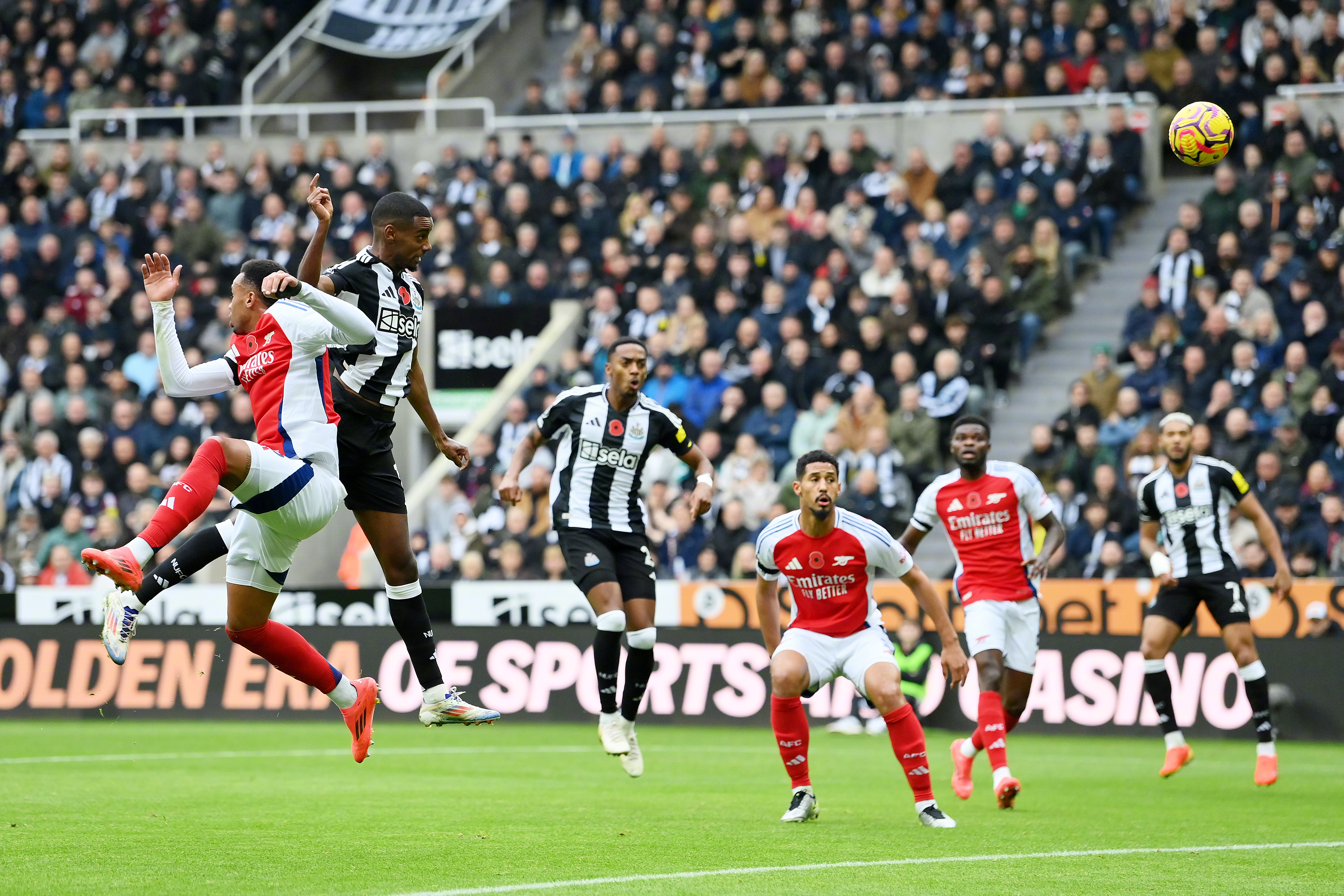 热门球队遭遇挑战，英超比赛意外情节的简单介绍