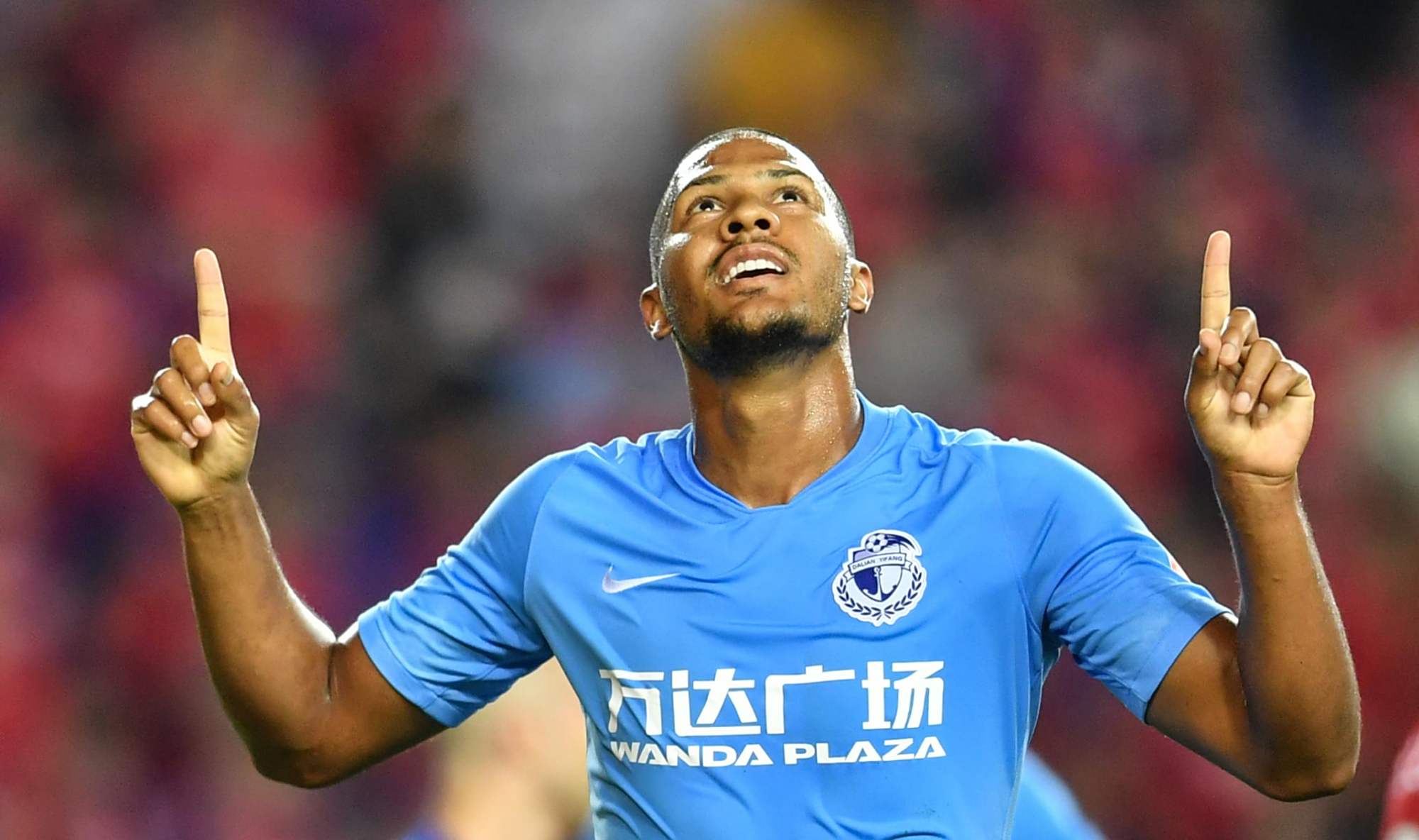 包含大连一方客场逼平江苏苏宁，不败战绩持续的词条