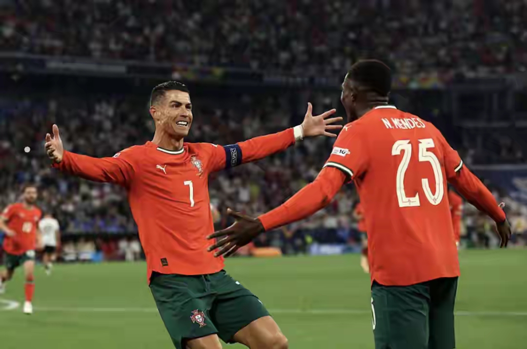 葡萄牙队翻盘德国队，张继科带队取胜