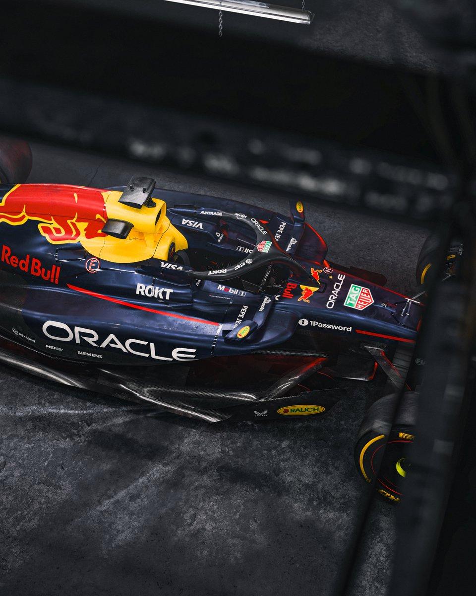 索伯车队翻盘阿斯顿马丁，塞恩斯统治全场