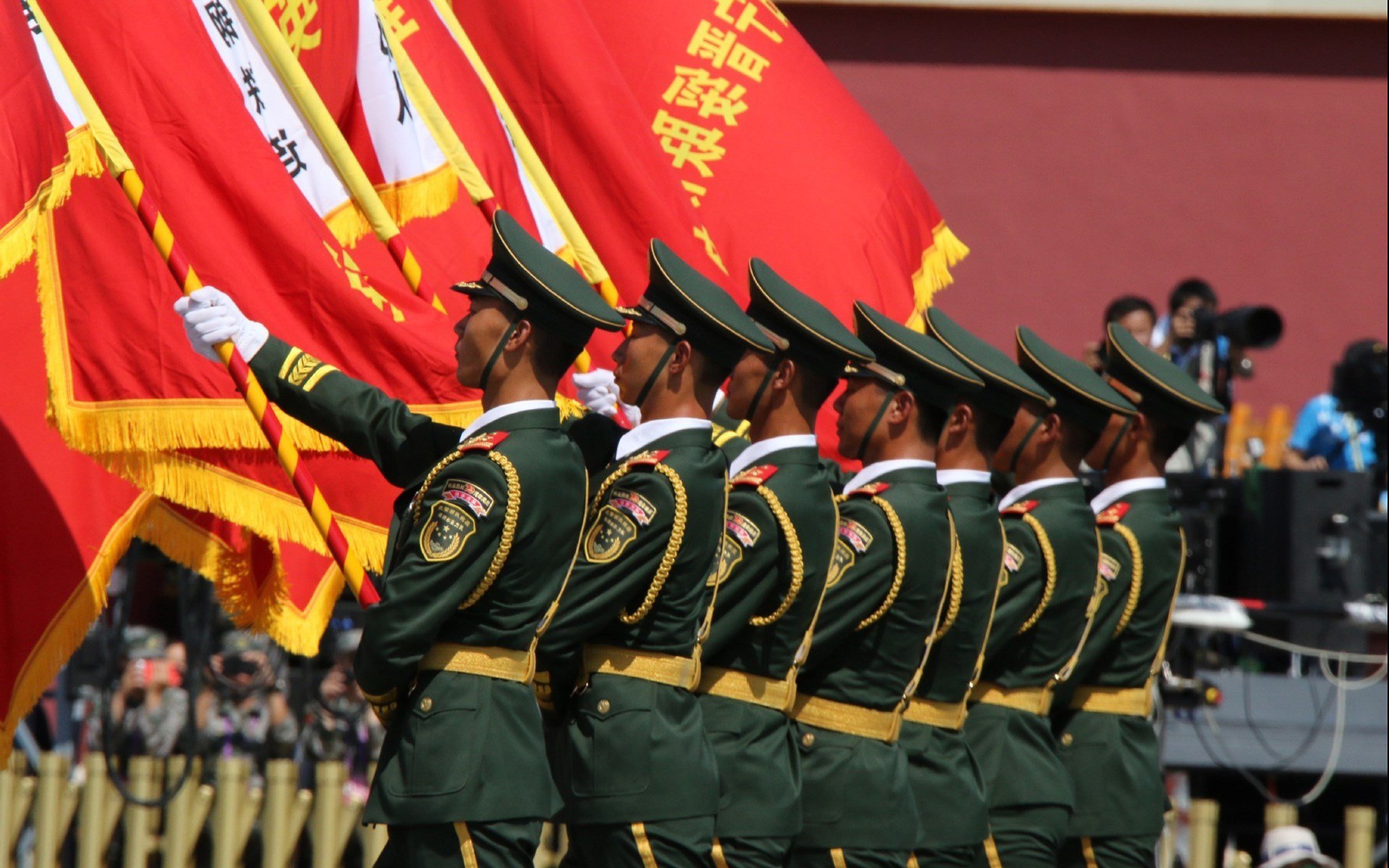 冷雨夜，克罗地亚爆冷雷恩，凯恩一人点亮全队