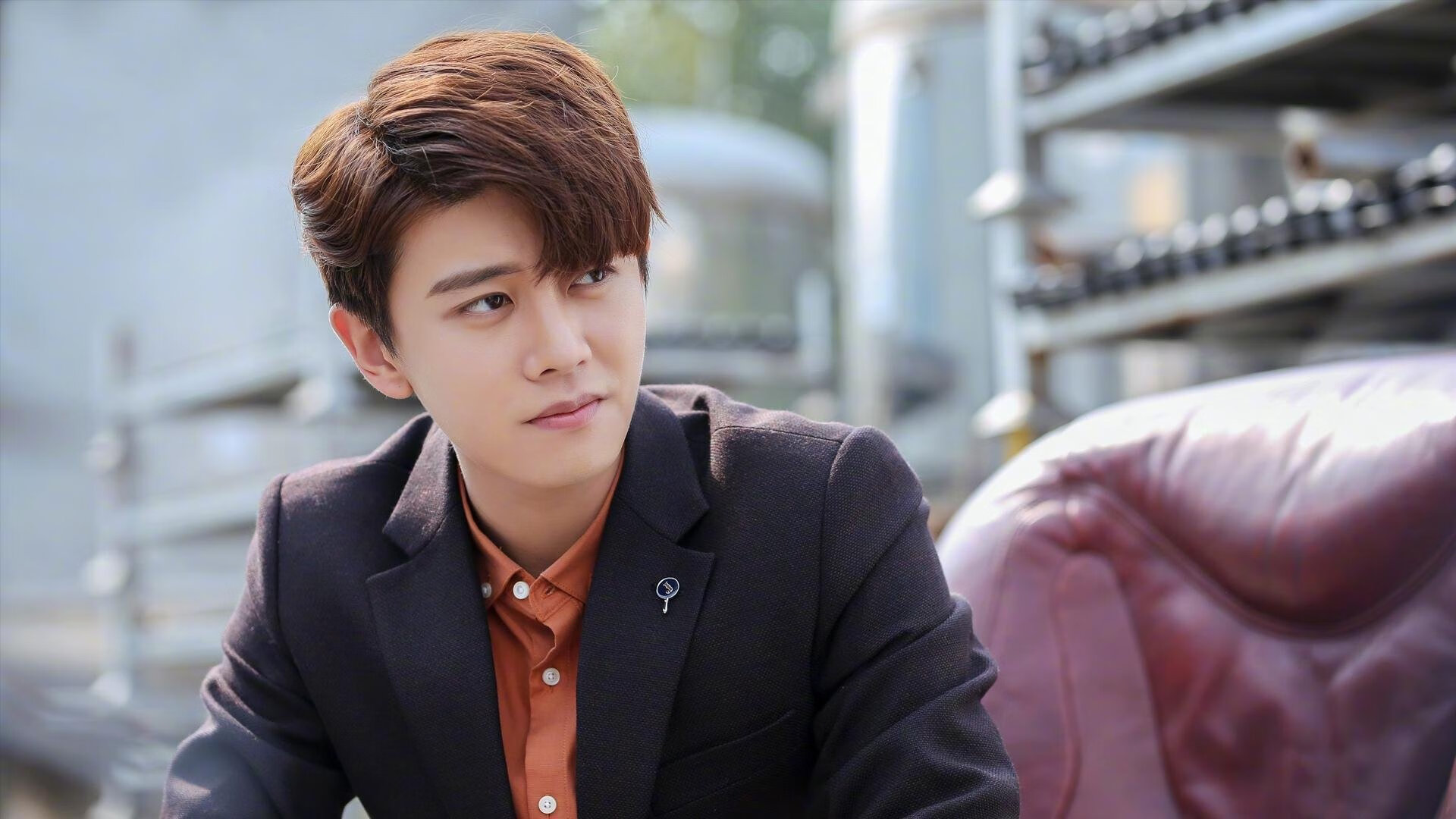 绝境双雄，当绿茵场与橄榄球场同时见证史诗