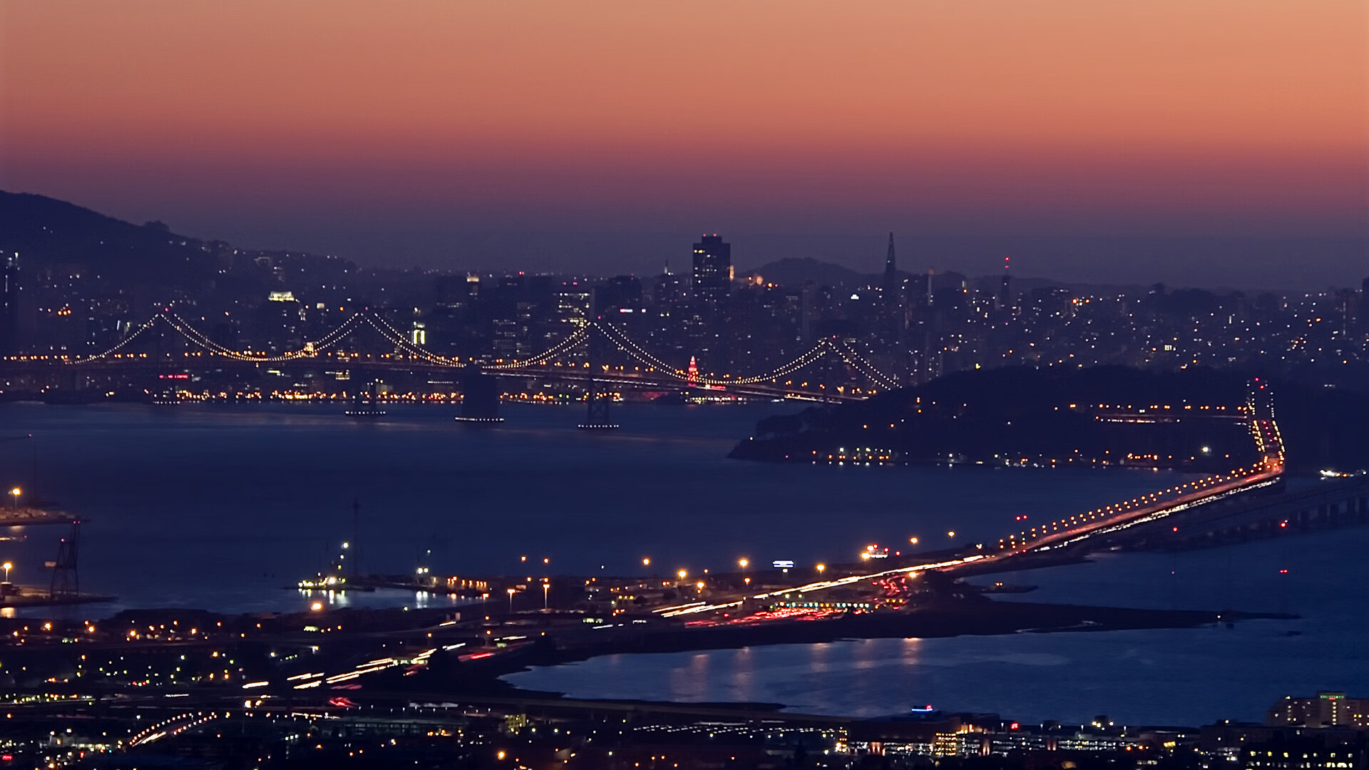 当蓝黑遇上金黄，努涅斯用不可能的艺术连接两个世界